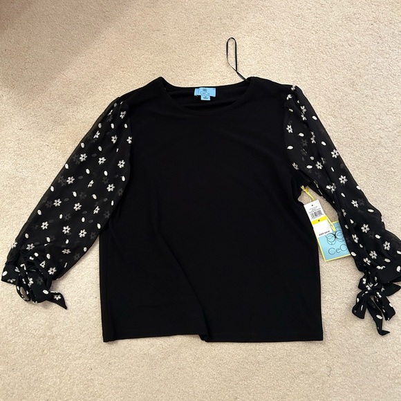 CeCe Tops - CeCe Long Sleeve Black White Floral Blouse Size M